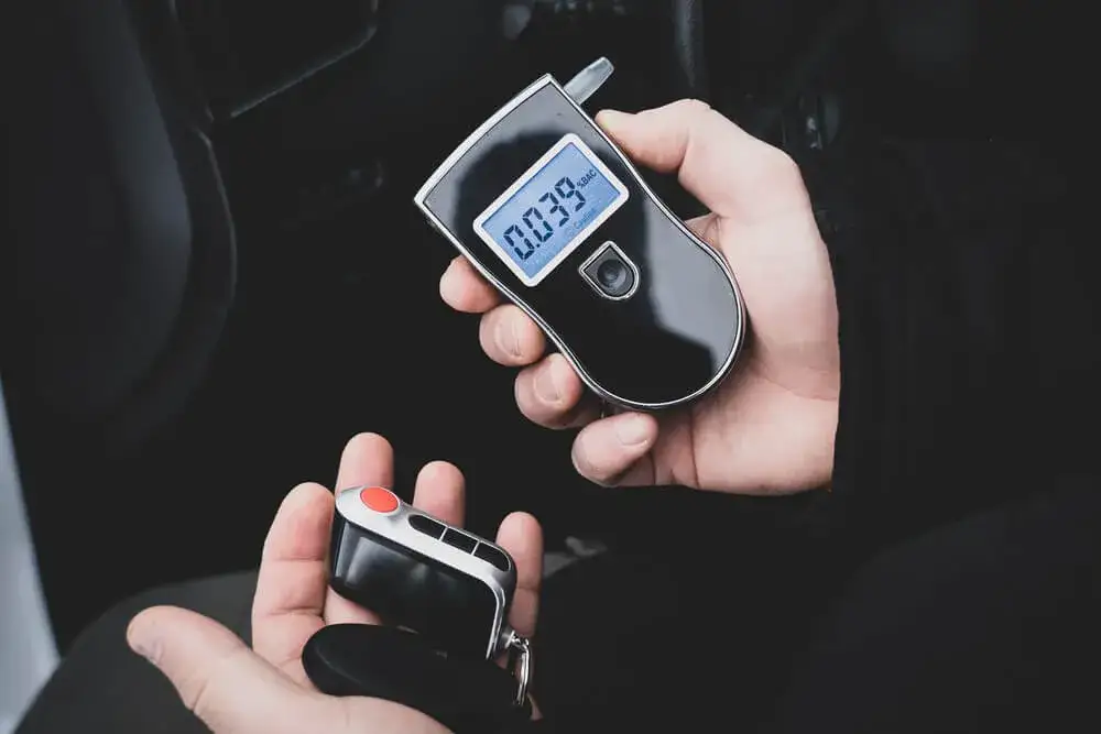 Co ile kalibruje się alkomat? Poznaj ważne informacje i zasady
