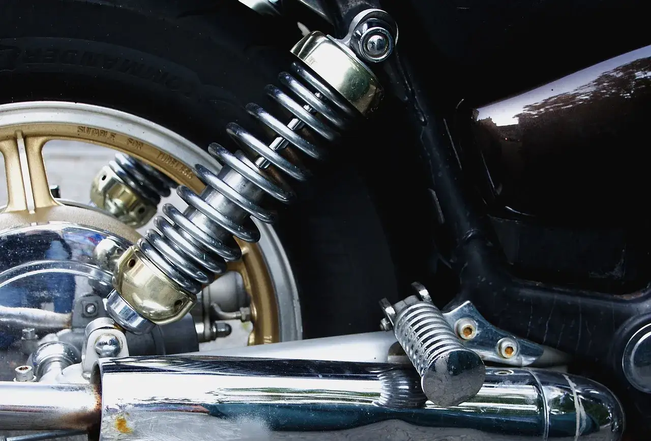 Jaki olej do lag motocyklowych - uniknij kosztownych błędów przy wyborze
