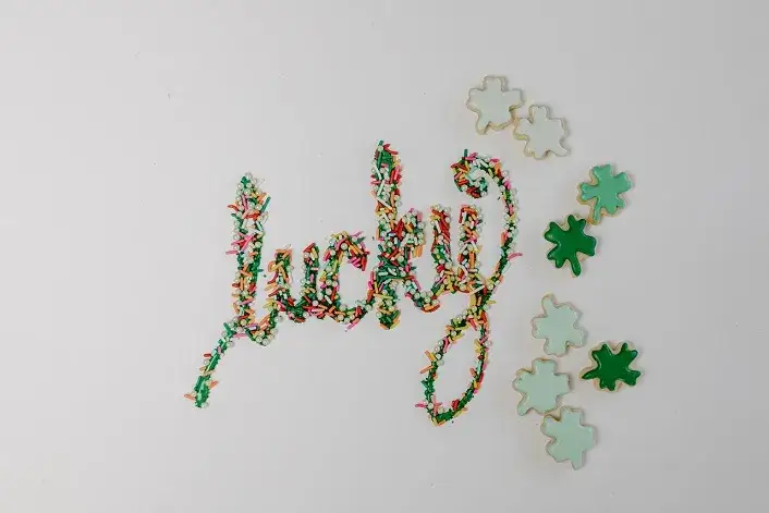 Symbole szczęścia z różnych kultur - poznaj ich moc i znaczenie