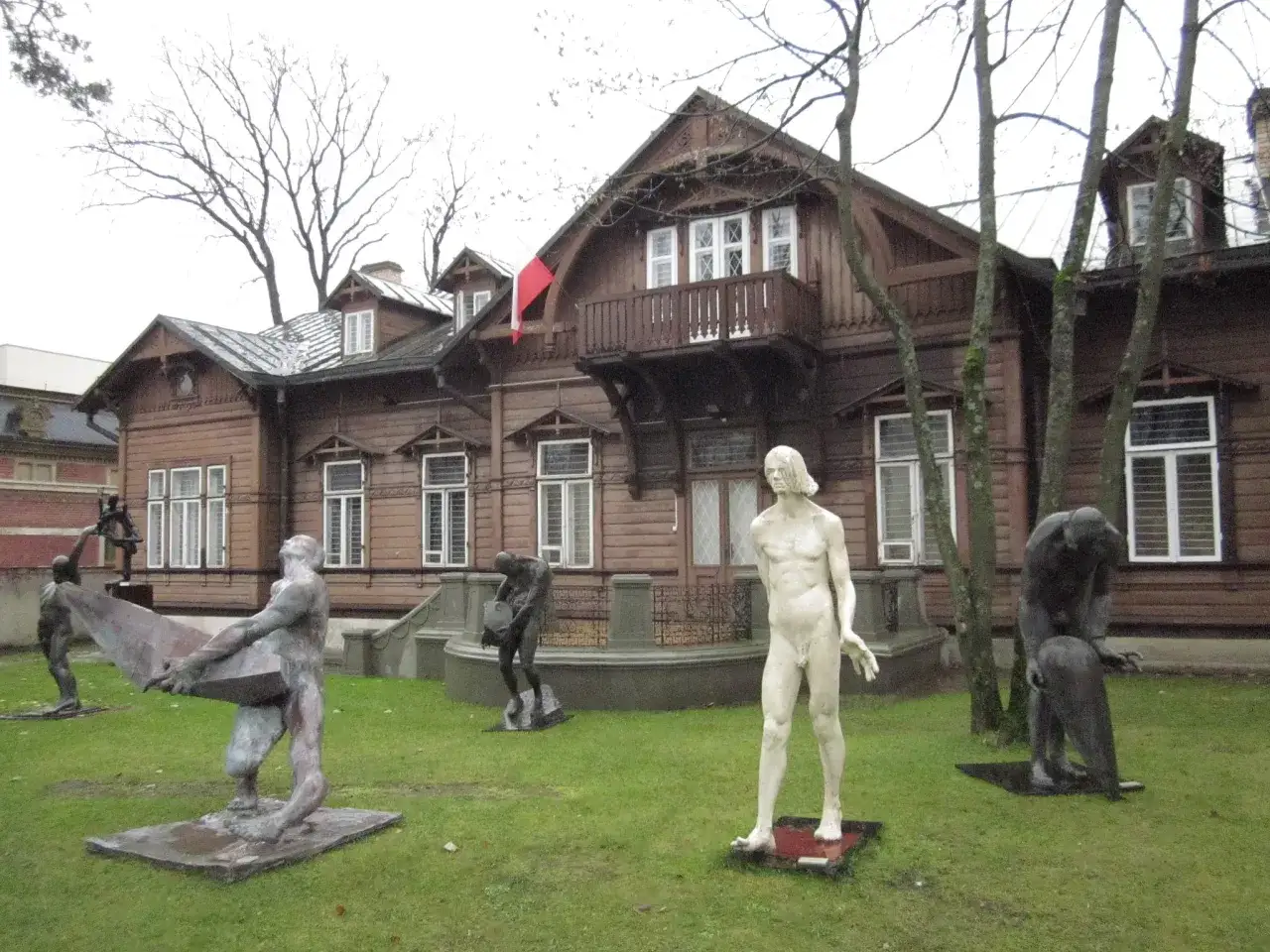 Muzeum rzeźby Alfonsa Karnego: Odkryj fascynujący świat sztuki