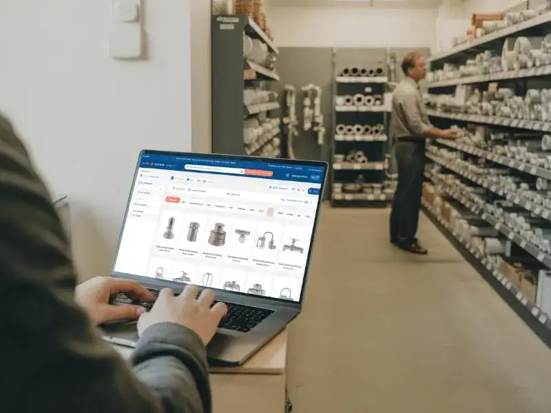 Zamawianie elementów instalacyjnych online w hurtowni