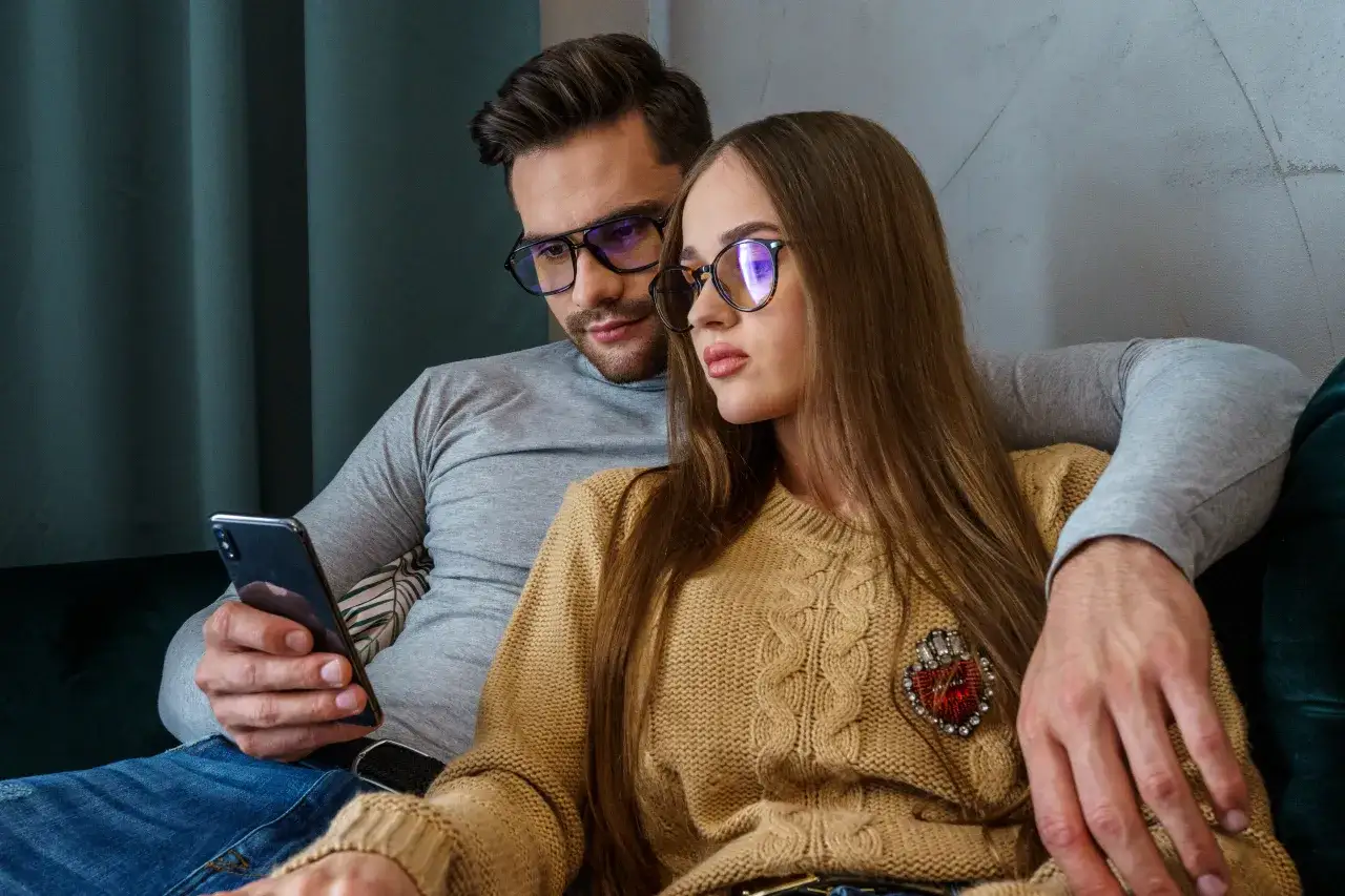 	okulary z filtrem światła niebieskiego