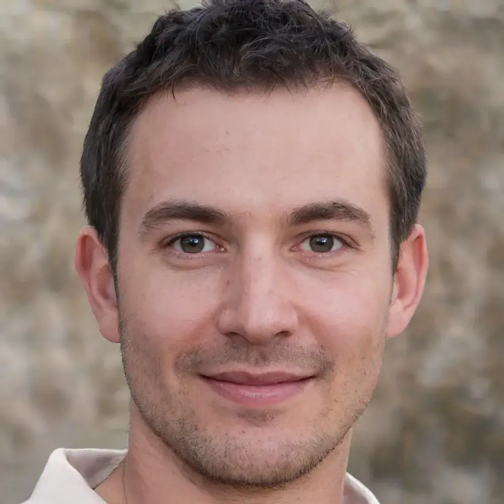 Autor Paweł Naszewski