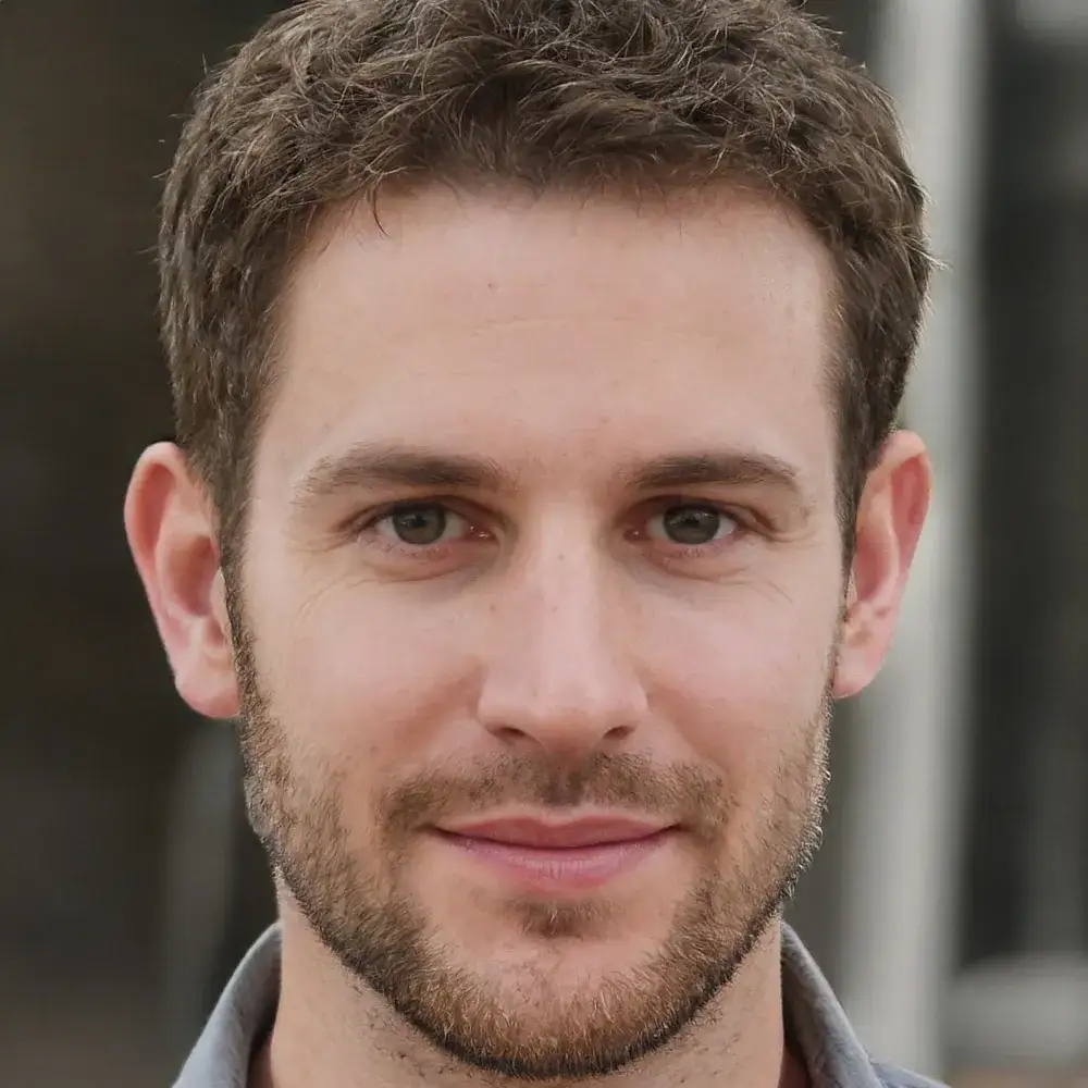 Autor Tomasz Sierakowski