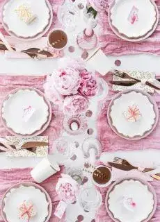 Talerzyki jednorazowe ELEGANCKIE ze złotym brzegiem 18cm (6szt.)