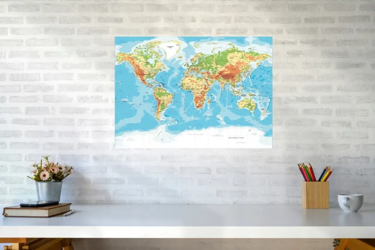 Mapa świata z zaznaczonymi krajami z tanimi nieruchomościami