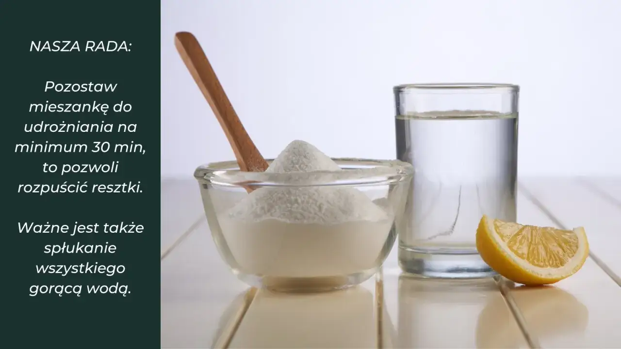 Soda oczyszczona i ocet do udrażniania zlewu