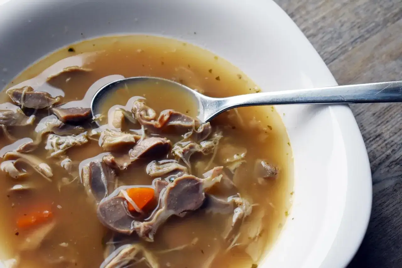 przygotowanie żołądk&oacute;w drobiowych do flak&oacute;w