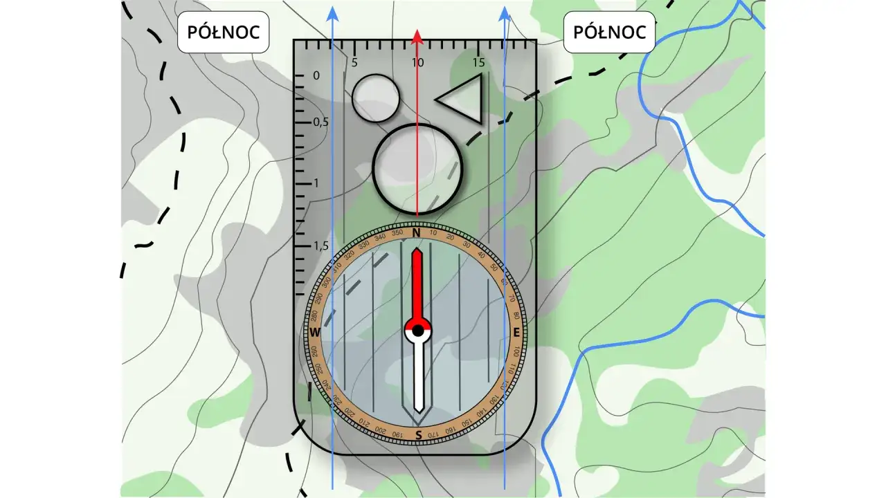 Biegi na orientację: jak czytać mapę? Kompas na tle mapy z zaznaczonymi liniami terenu i rzeką. P&oacute;łnoc wskazana.
