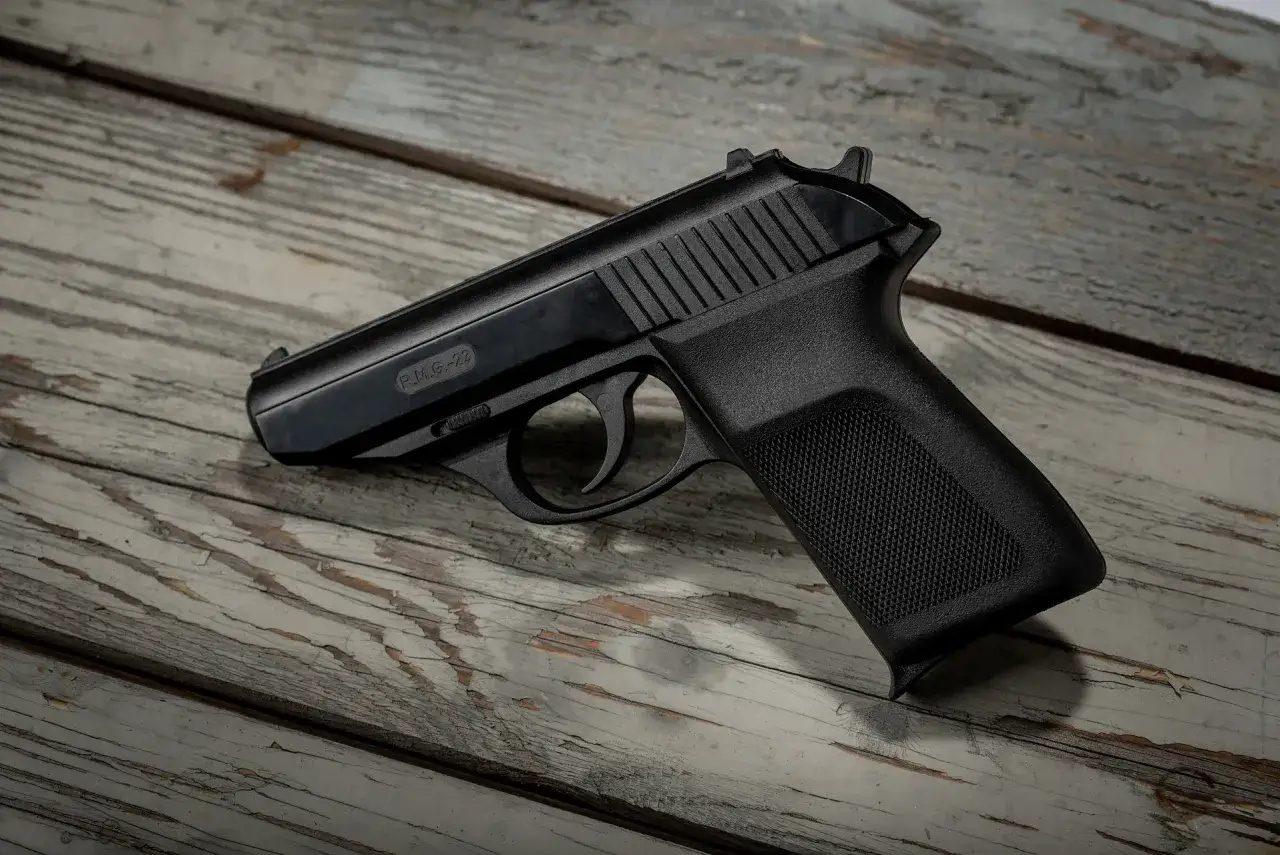 Pistolet gazowy bez zezwolenia vs z zezwoleniem por&oacute;wnanie