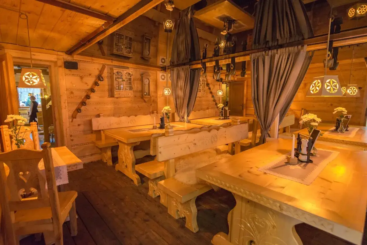 Karczma g&oacute;ralska wnętrze Zakopane