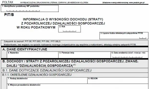 polskie formularze podatkowe PIT na biurku