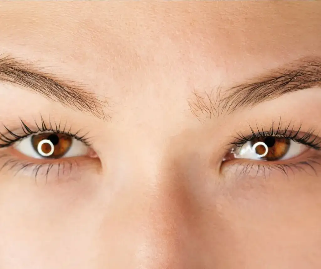 Zdjęcie Jak długo utrzymuje się henna na rzęsach? Fakty i porady na temat trwałości