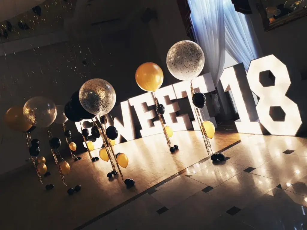 różne rodzaje balonów z helem