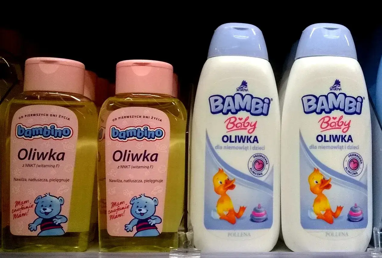 Oliwki Bambino i Bambi Baby. Gdy chcesz usunąć naklejki z plastiku, te produkty mogą pom&oacute;c.