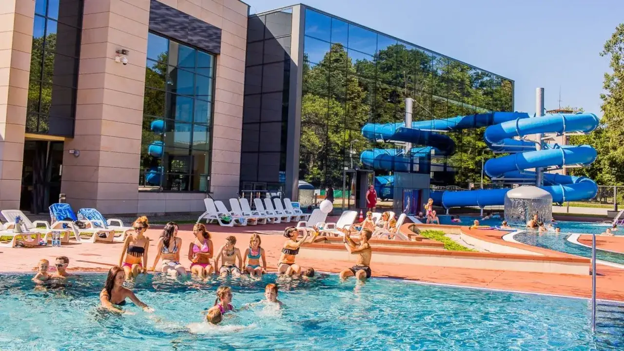 Termy Cieplickie baseny zewnętrzne