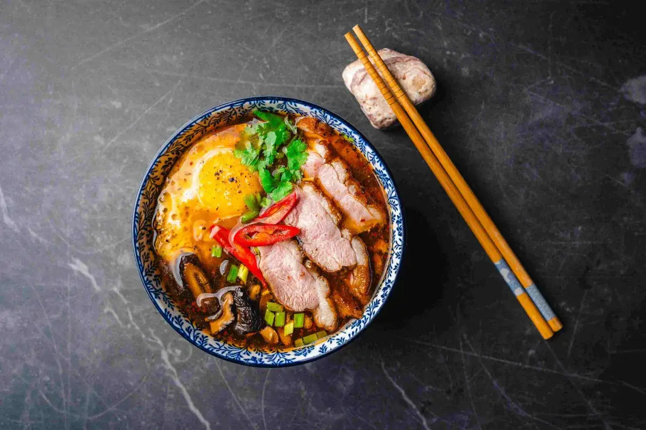 ramen pho tajska zupa kokosowa