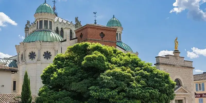Zdjęcie Sanktuarium w Ars Francja: Historia i tajemnice św. Jana Vianney'a