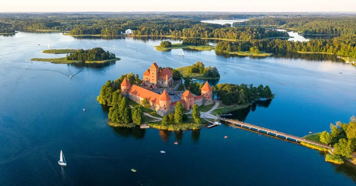 Zdjęcie Co warto kupić na Litwie forum: lokalne skarby, które musisz znać