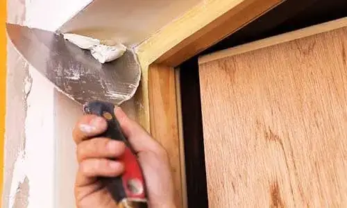 Obr&oacute;bka glif&oacute;w przy drzwiach zewnętrznych krok po kroku