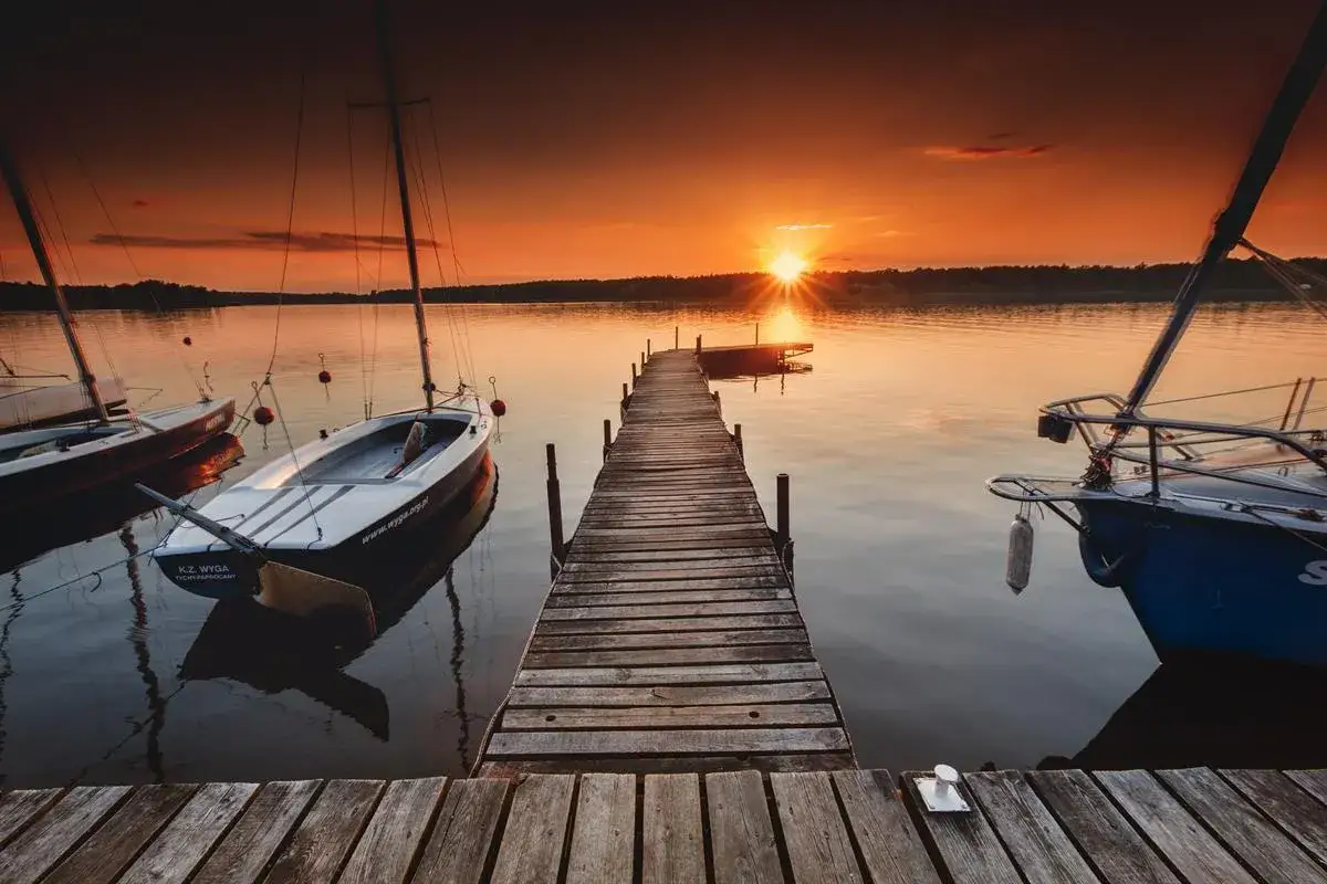Jezioro Paprocany promenada rowerzyści