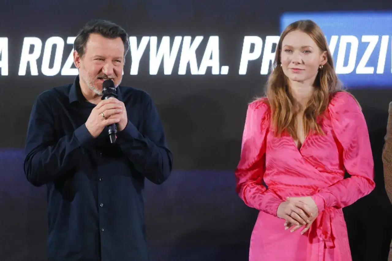 plakat serialu Behawiorysta Robert Więckiewicz