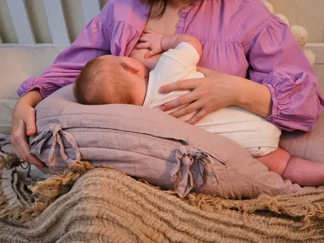 Zdjęcie Karmienie piersią ile razy na dobę? Poznaj zalecenia ekspertów