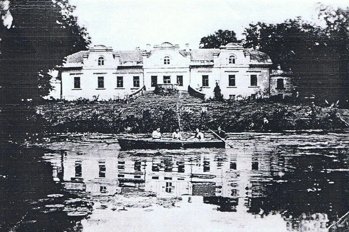 Zdjęcie Dwory w Seroczynie i Zakliczynie: architektoniczne skarby