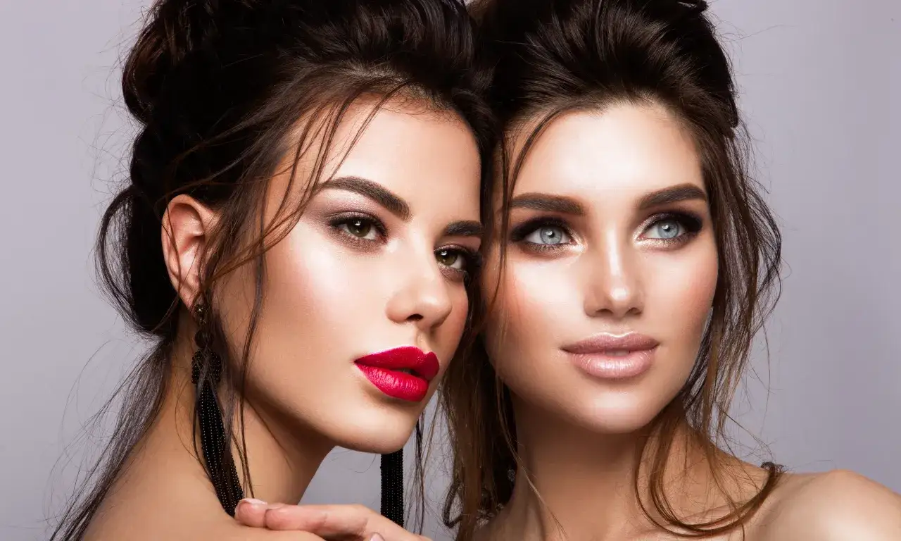 makijaż rozświetlający trendy