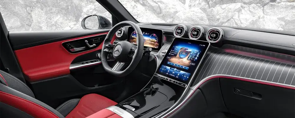 Mercedes GLC 2023 wnętrze MBUX