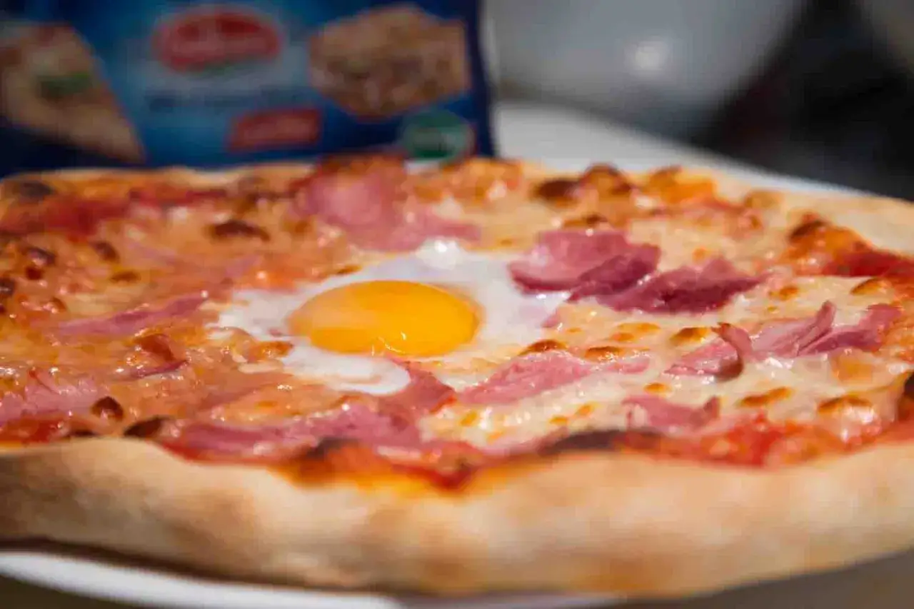 Ingr&eacute;dients pour pizza jambon fromage