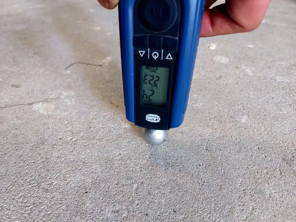 mierniki wilgotności wylewki pod panele