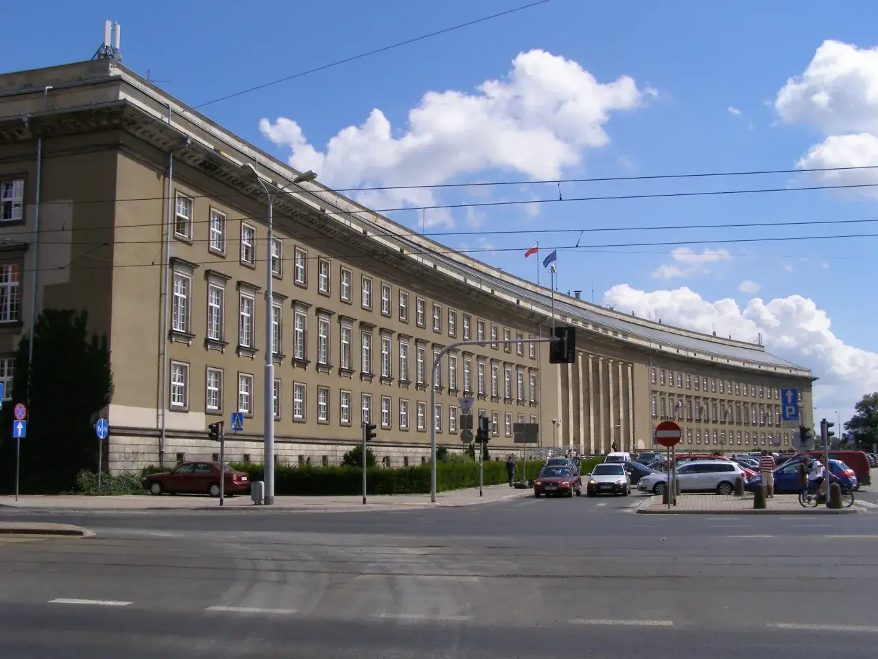 Dolnośląski Urząd Wojew&oacute;dzki Wrocław plac Powstańc&oacute;w Warszawy 1