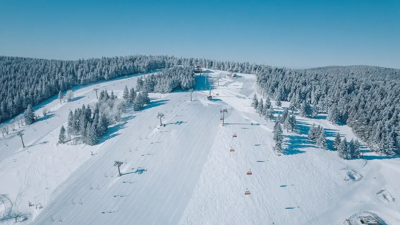 Zieleniec Sport Arena widok na stoki