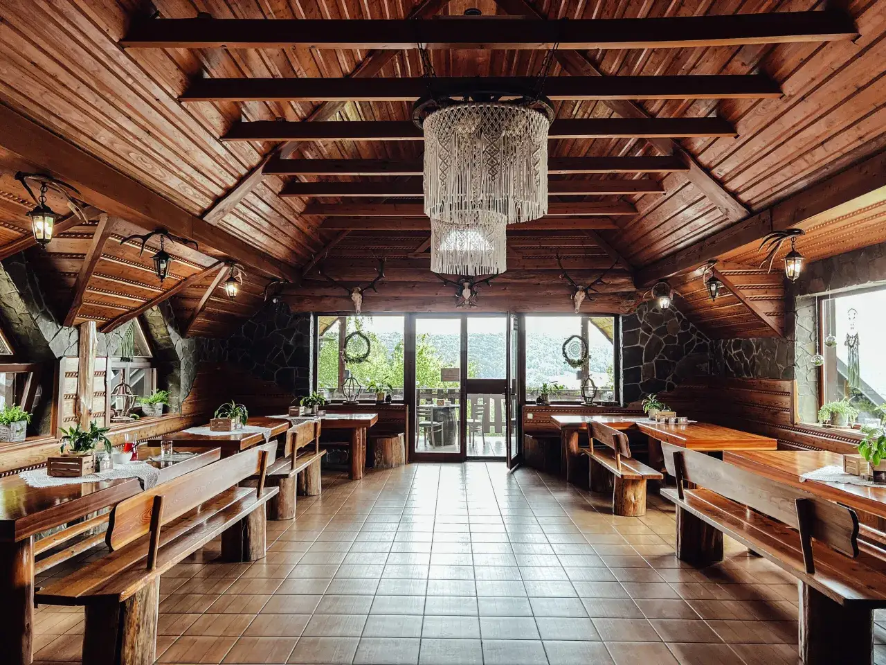 Bac&oacute;wka Biały Jeleń restauracja dania regionalne