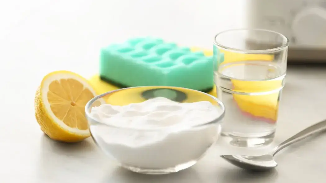 domowe sposoby czyszczenia podł&oacute;g ocet soda