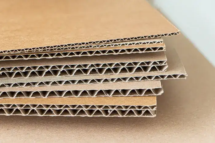 r&oacute;żne rodzaje karton&oacute;w tektura falista
