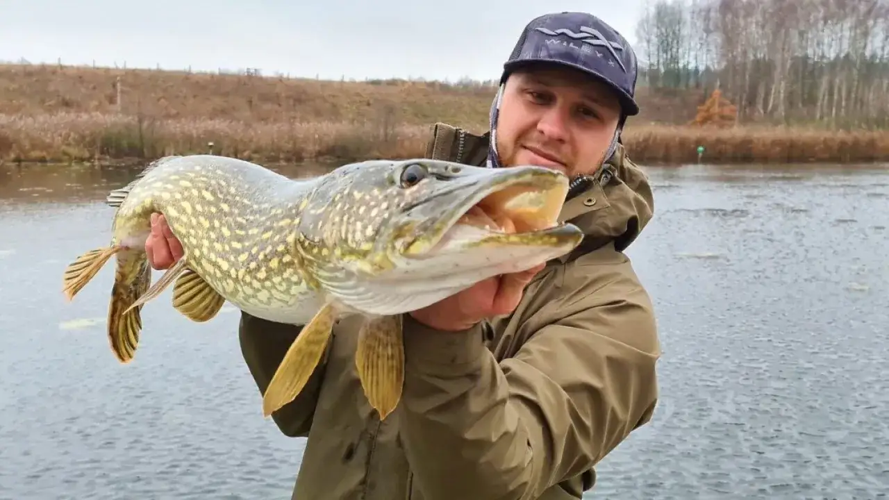 Zdjęcie Zalew Karczunek: piękne zdjęcia łowiska i ryb, które musisz zobaczyć