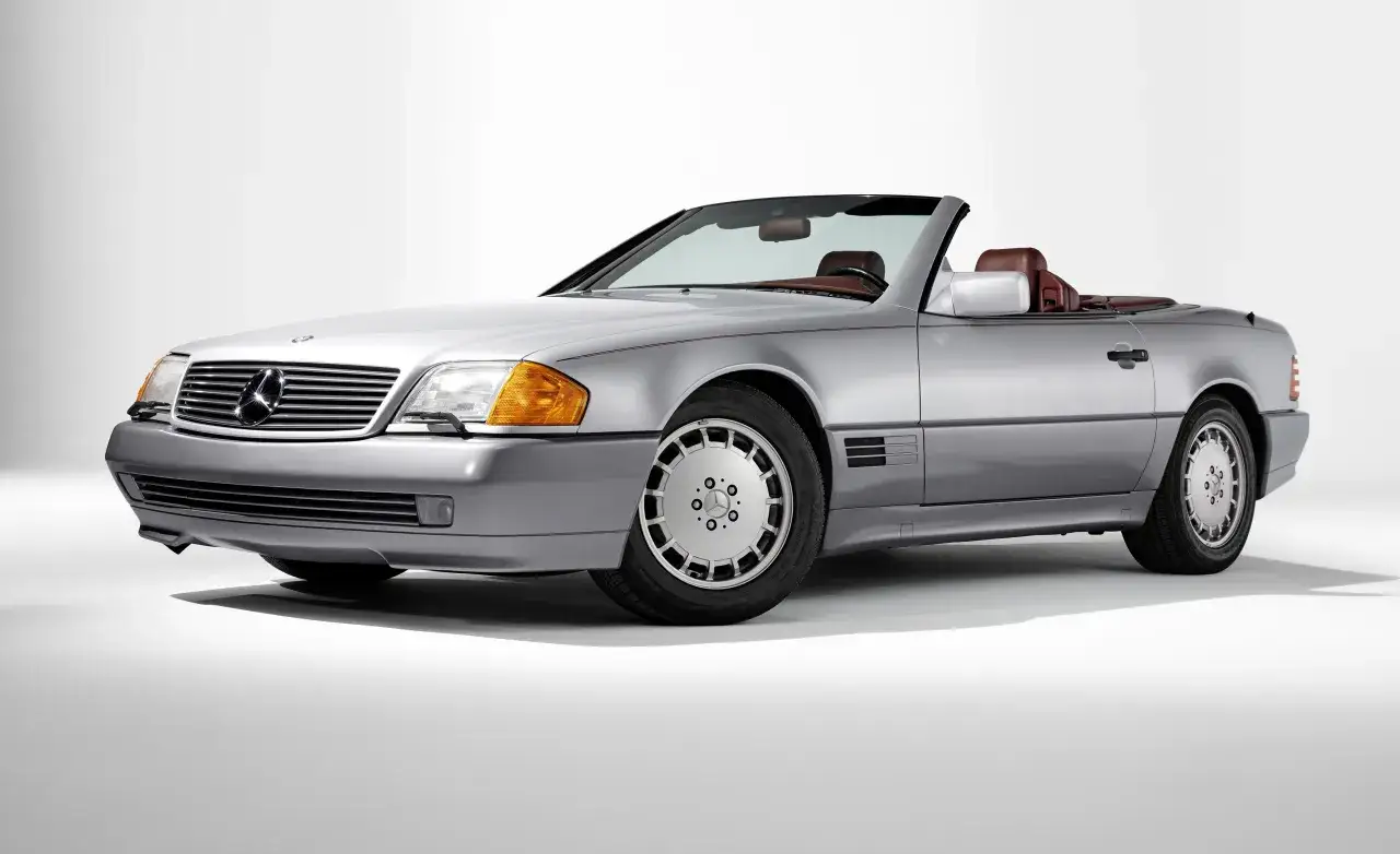 Zdjęcie Mercedes-Benz SL 500: luksusowy roadster z mocnym silnikiem i elegancją