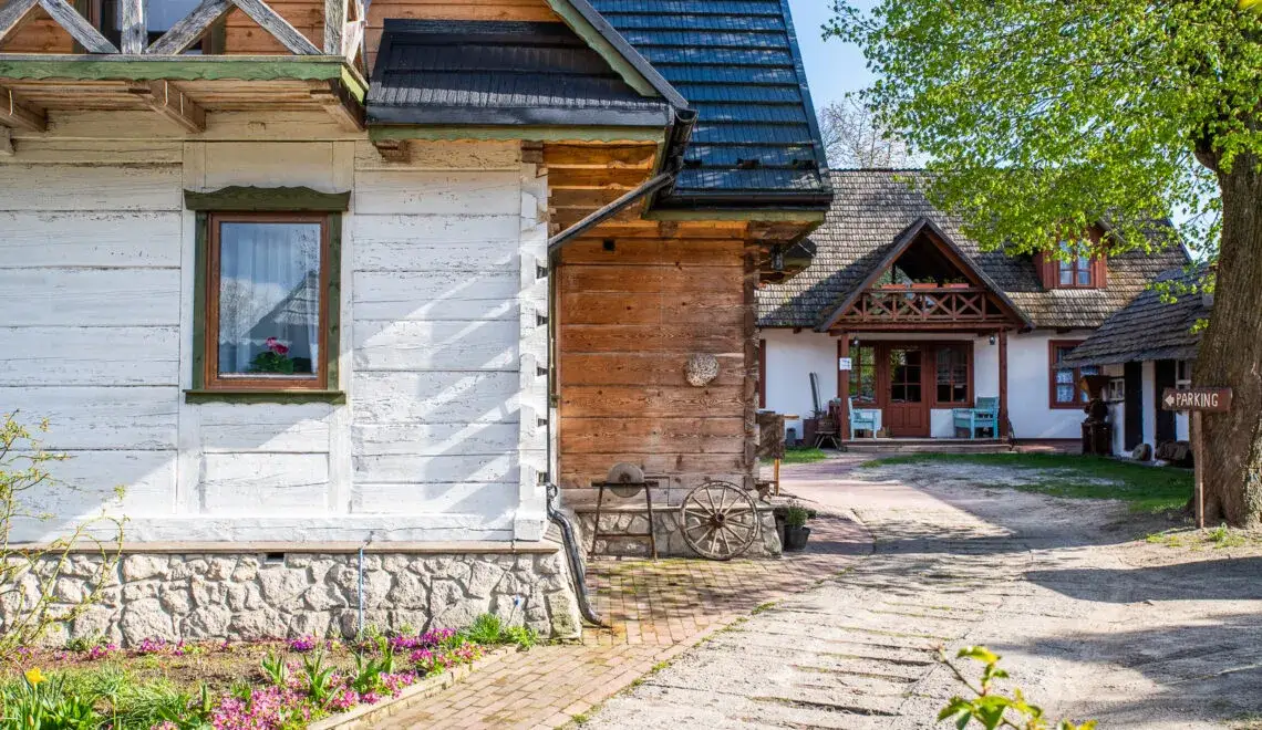 Polskie serwisy noclegowe i agroturystyka