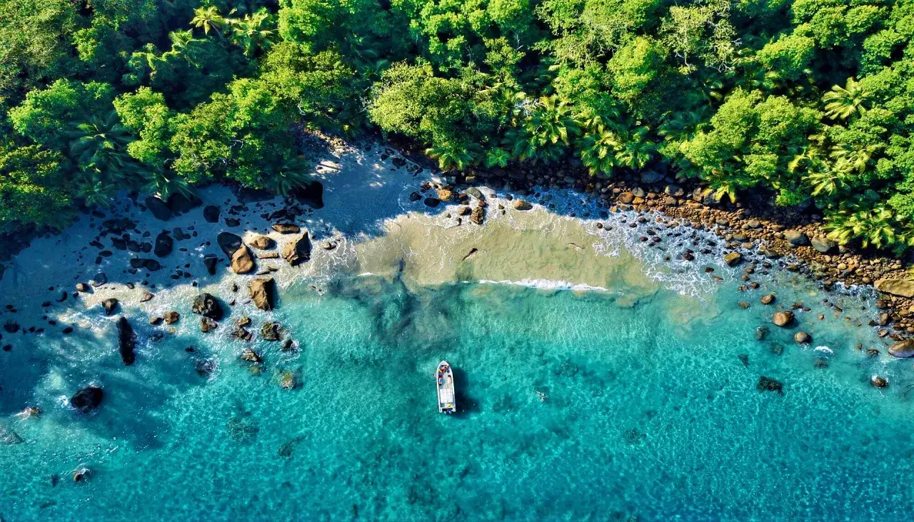 Zdjęcie Seszele kiedy jechać - uniknij deszczu i poznaj najlepszy czas na wakacje