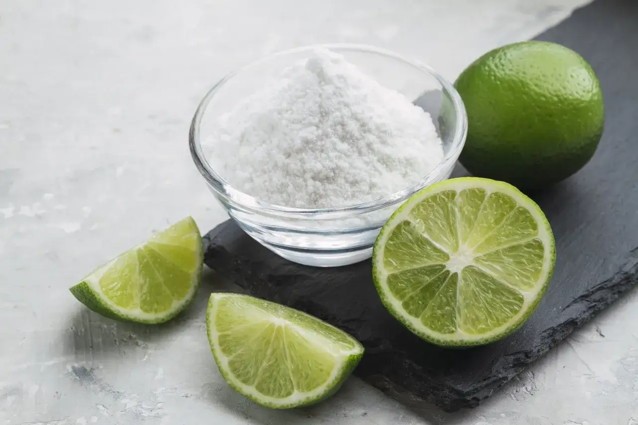 Soda oczyszczona i sok z cytryny