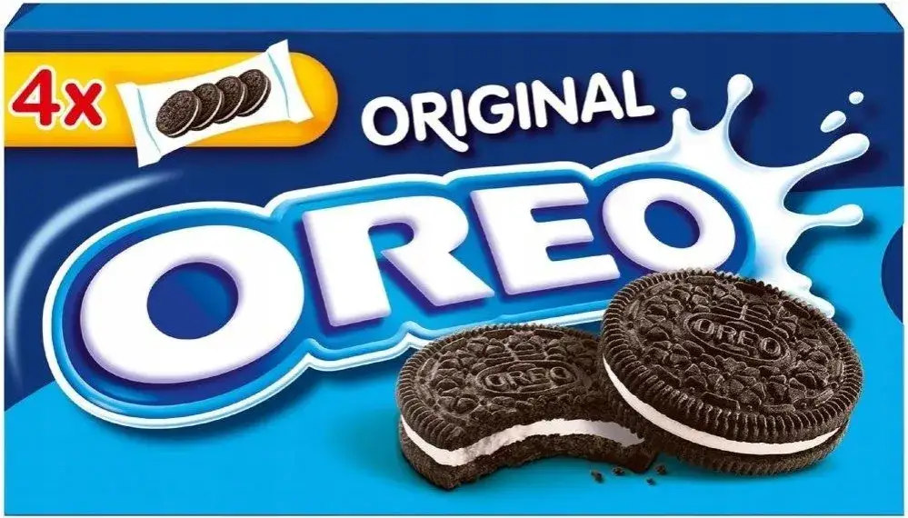 r&oacute;żne opakowania ciastek oreo w sklepie