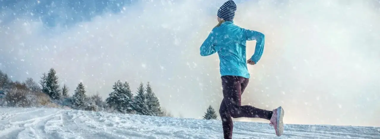 Zdjęcie Jak biegać zimą bez marznięcia? Najlepsze ubrania i buty na mróz