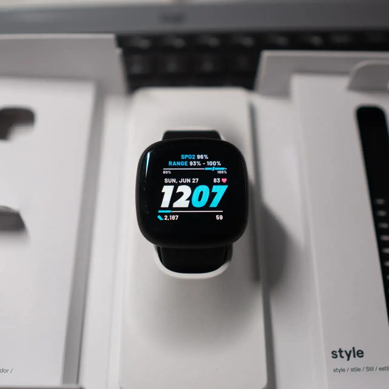 Zdjęcie Fitbit Versa 3 recenzja: co musisz wiedzieć przed zakupem smartwatcha
