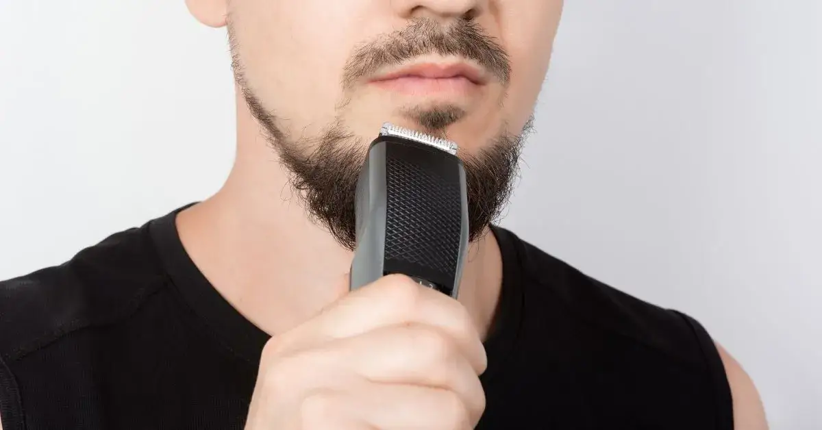 Zdjęcie Trymer czy golarka? Wybierz idealne urządzenie dla siebie!