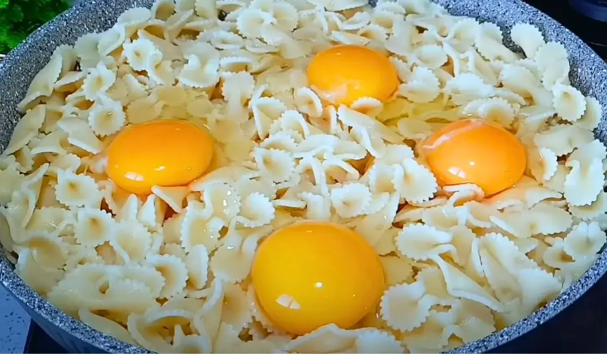 Zdjęcie Szybkie i proste pomysły na obiad z jajek i makaronu, które zaskoczą