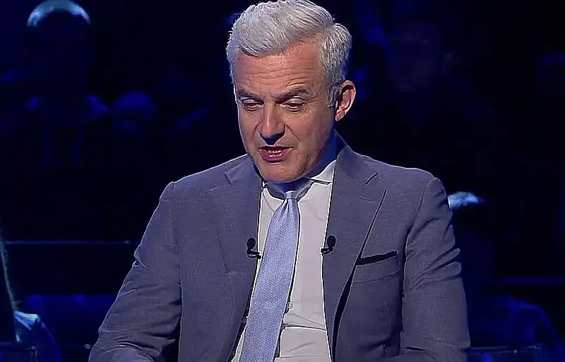 Zdjęcie Kto nosi kornet w Milionerach? Zaskakujące odpowiedzi i historia