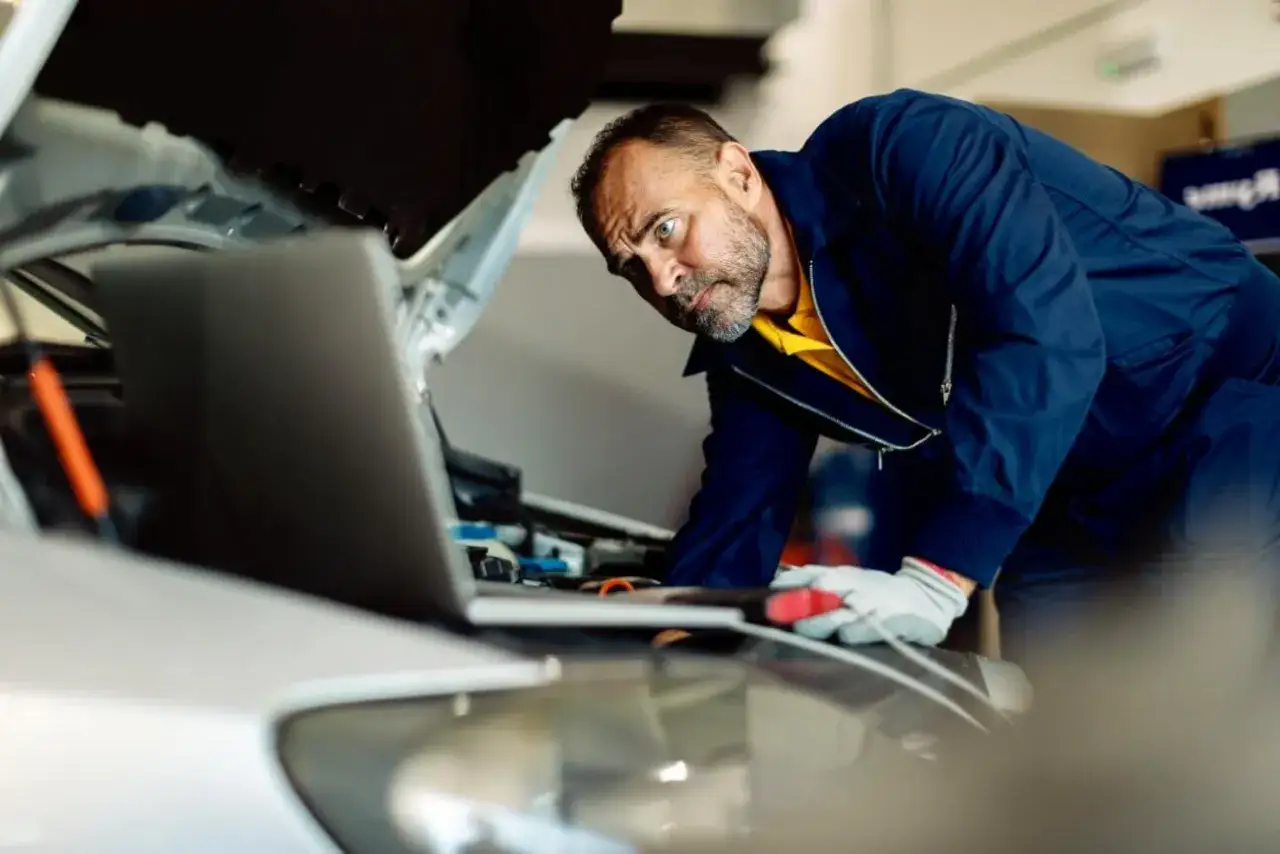 Zdjęcie Gdzie jest czujnik temperatury silnika Opel Zafira - znajdź go łatwo