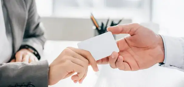 Zdjęcie Czy można wziąć pożyczkę na czyjś dowód? Sprawdź ryzyko i konsekwencje